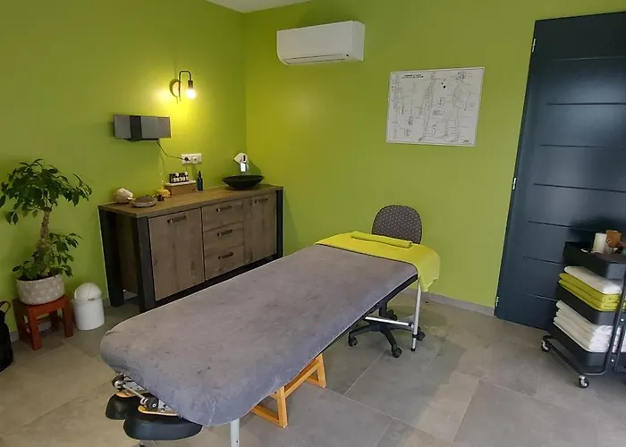 De Poujoles בית הארחה 3*