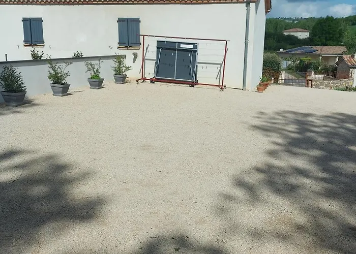 De Poujoles בית הארחה קוסאד