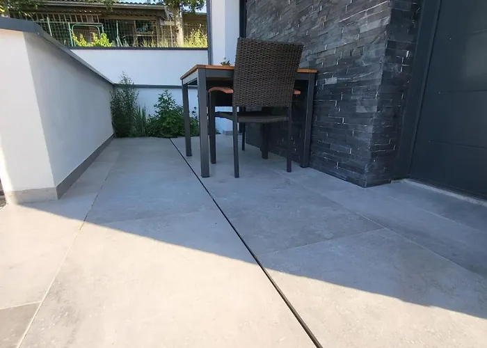 De Poujoles בית הארחה 3*